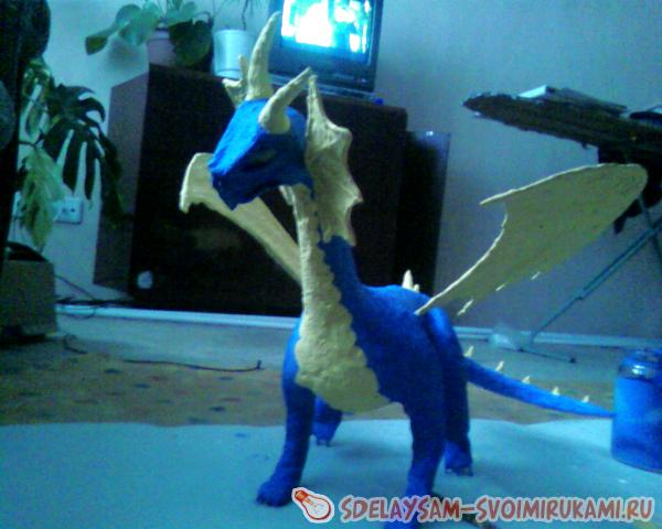Дракон из монтажной пены
