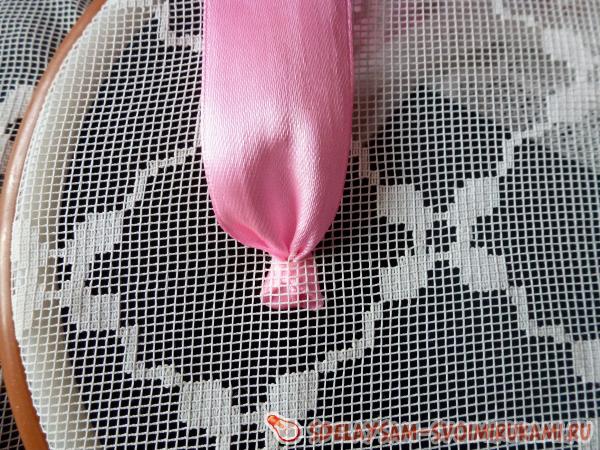 Приступаем к вышивке бутонов