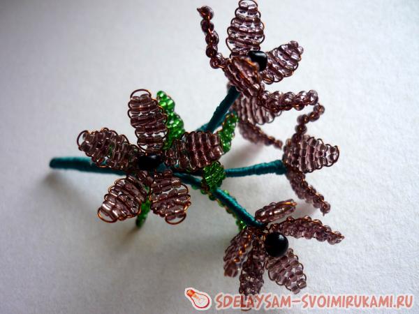 Букет из бисера