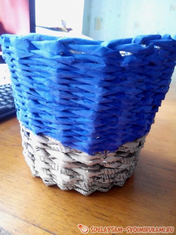 Горшок для цветов из газетных трубочек