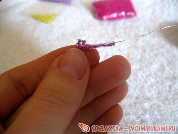 нанизываем бисеринки