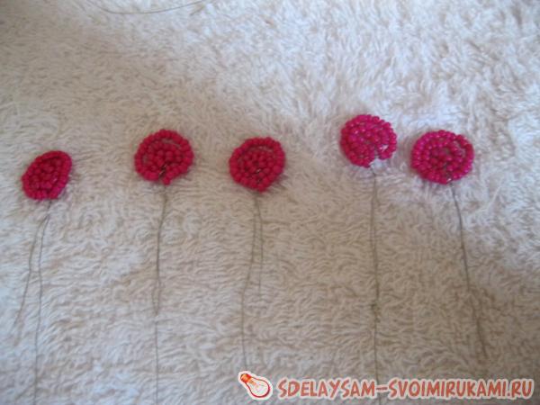 лепесточков делаем пять штучек