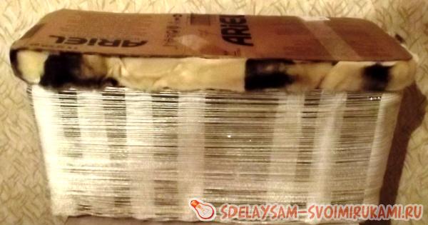 Из мехового полотна нарезаются полосы