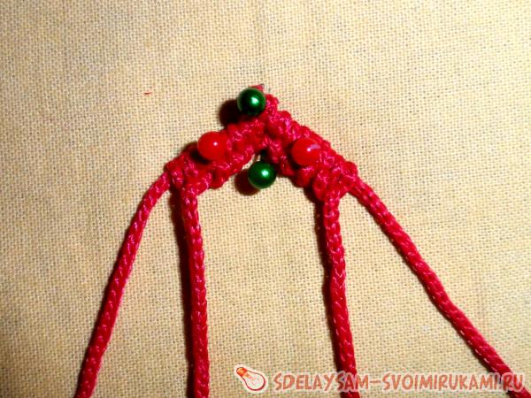 Вставляем в крайние нити