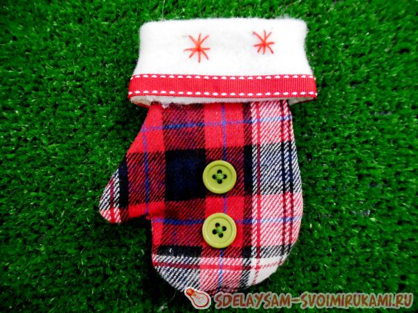 Новогодний декор своими руками