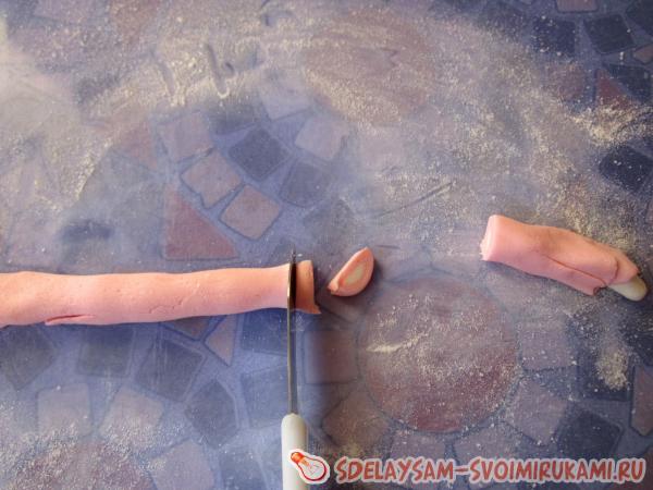 Нарежьте ножом