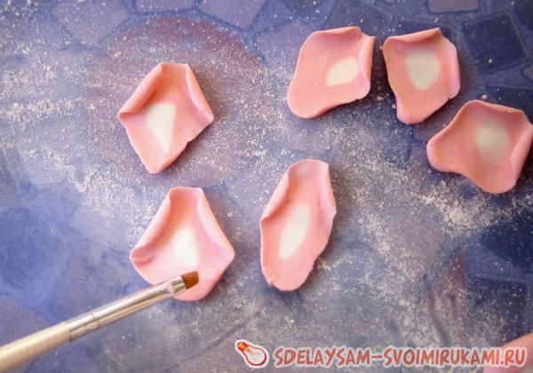 смачиваем края