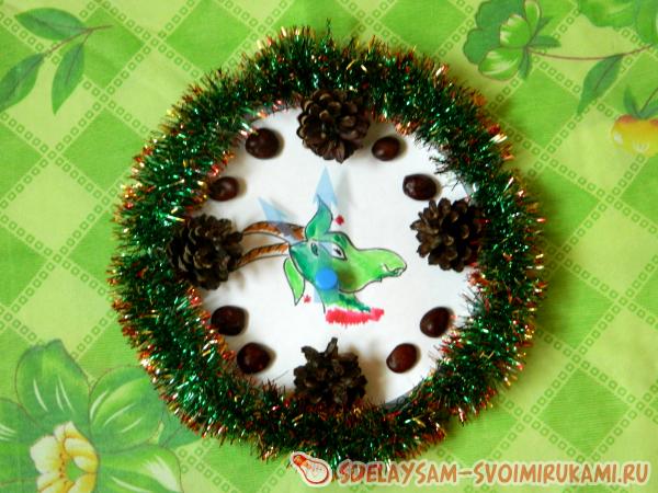 часов с изображением зеленой Козы