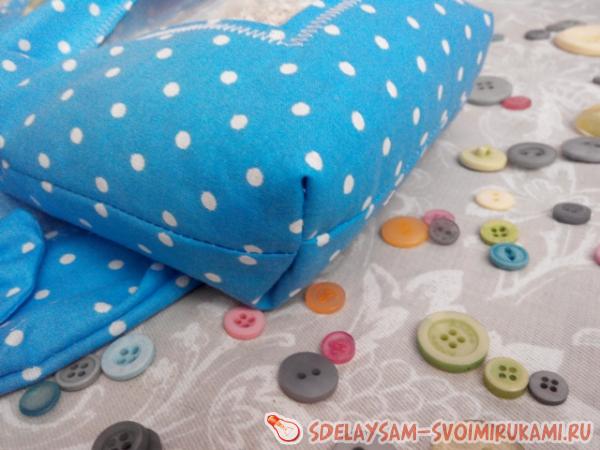 фетровые украшения и кружево