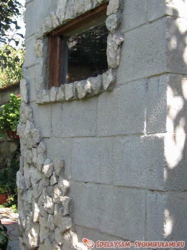 закрываем е декоративной сеткой