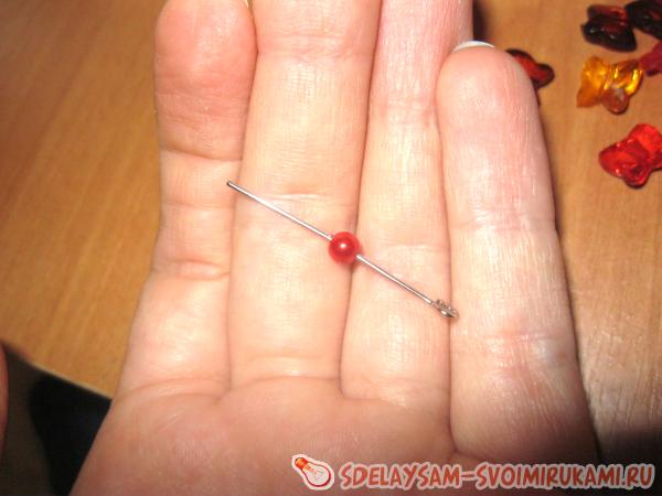 маленькую бусинку