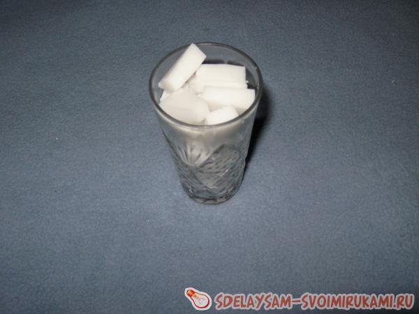 Даем мылу час настояться