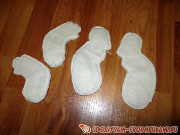 Начните пошив с туловища и головы