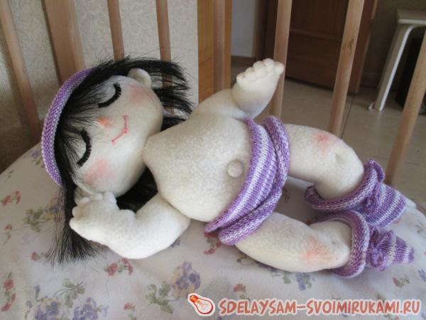 Спящий пупс