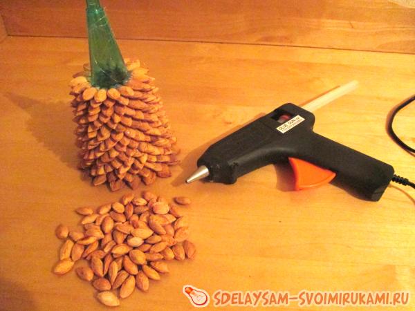 приклеиваем косточки