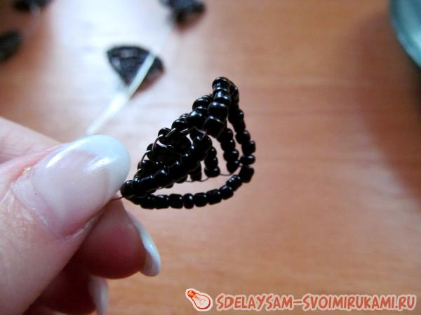 Придайте лепесткам форму