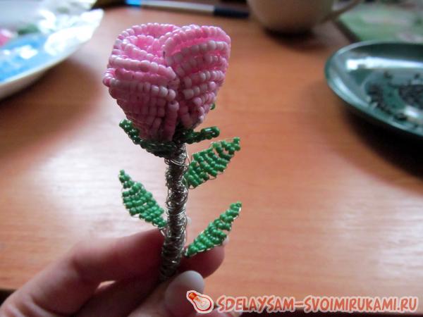 Роза из бисера