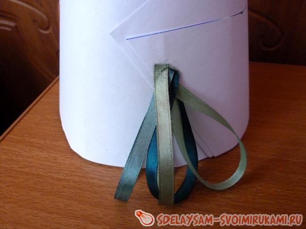 приклеиваем