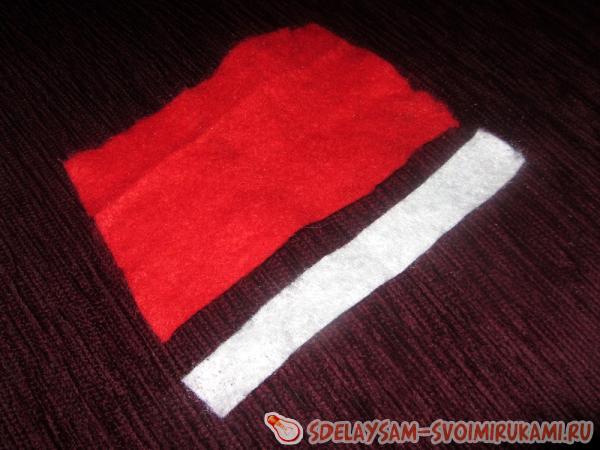 вырезаем 2 детали для шапки
