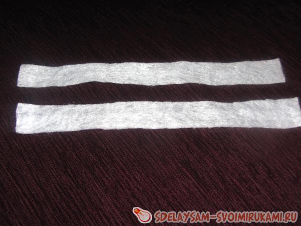 Вырезала 2 длинные полоски