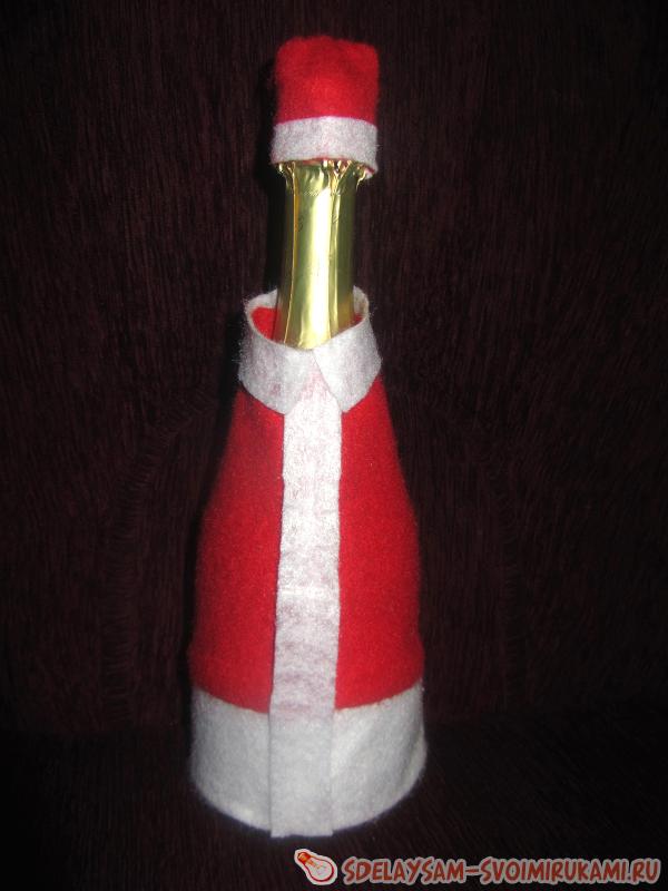 приклеила пайетки золотого цвет