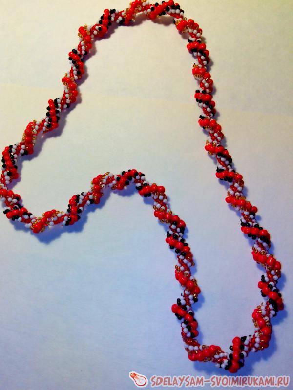 Спиральный жгут из бисера