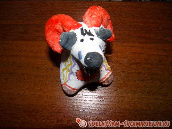 Круторогий барашек символ года