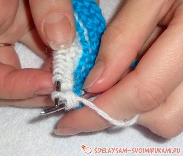 Полосатый мяч погремушка