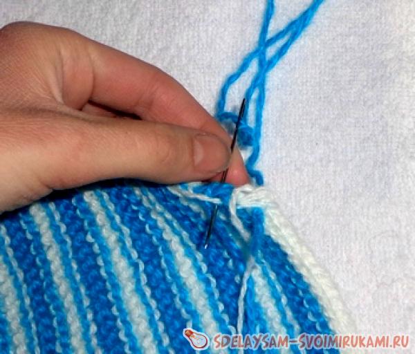 Полосатый мяч погремушка