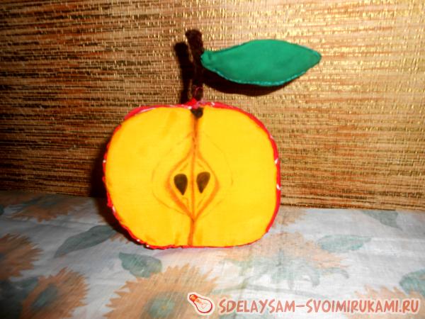 Игольница половинка яблока