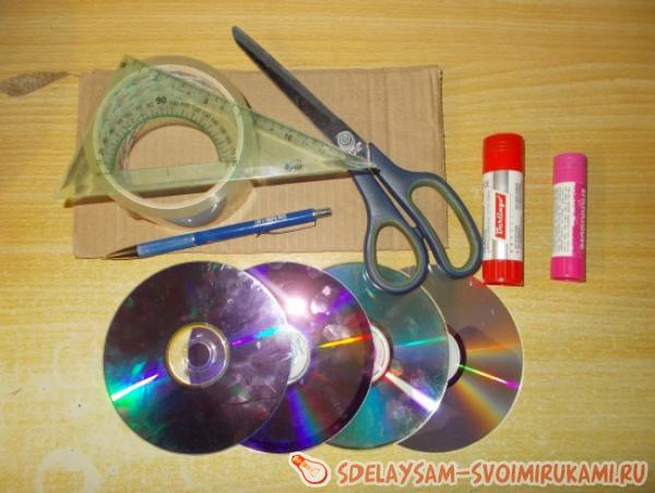 Мозаичная картина из дисков