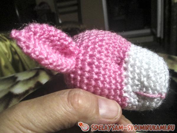 Нитками и иголкой обвязываем