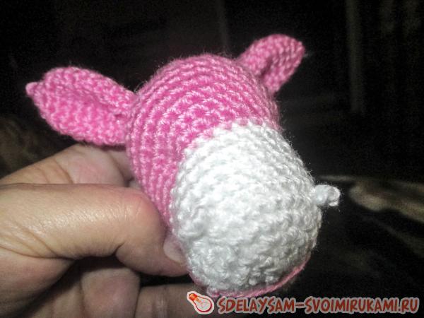 Нитками и иголкой обвязываем