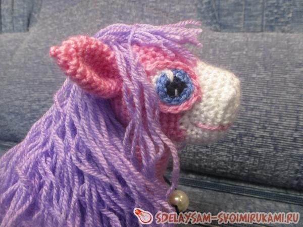лошадка вязанная крючком
