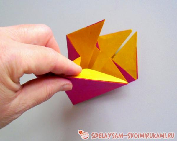 Как сделать гвоздику из цветной бумаги