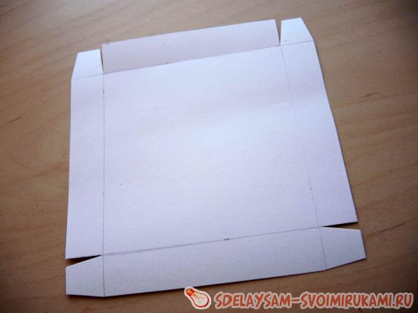 вырезаем крышку коробки