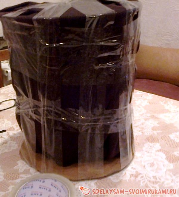 приматываем скотчем