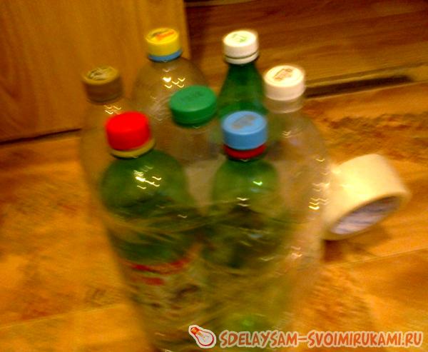 несколько пластиковых бутылок