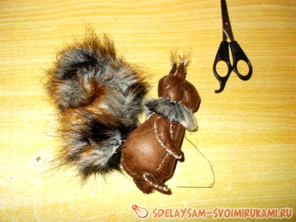 Пришиваем хвостик