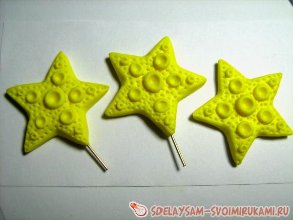 Проткните проволокой две звездочки