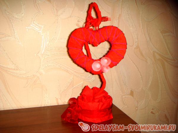 Сердце на подставке
