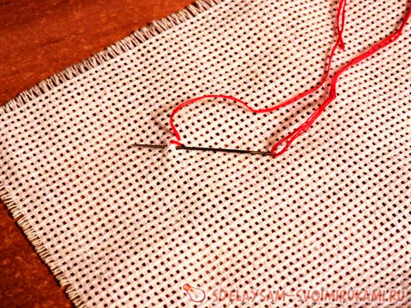 Сердце вышитое крестиком