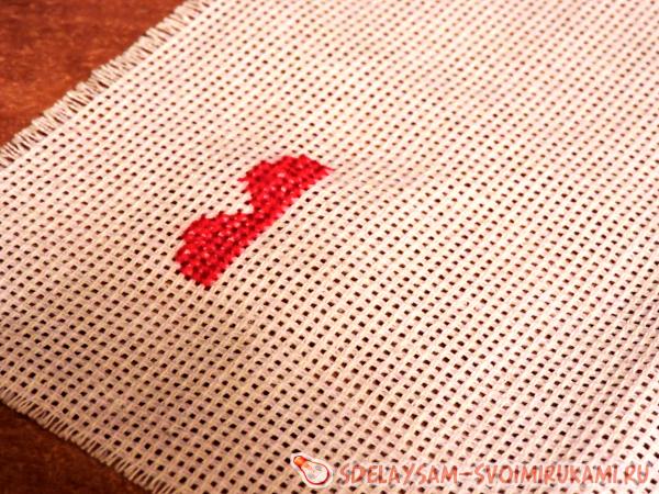 Сердце вышитое крестиком