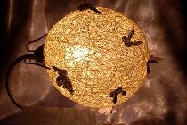 Плафон из клея ПВА и ниток