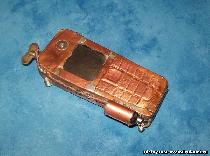 Телефон в металлическом корпусе