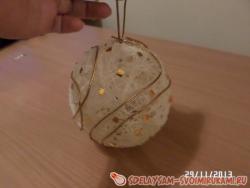 Ёлочная игрушка из ниток