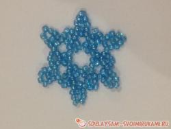 Снежинка из бисера