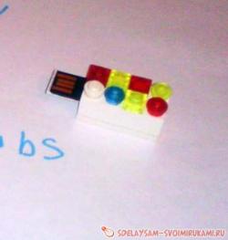 Корпус для флешки в стиле LEGO