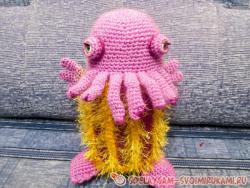 Вязаный монстр Крэнг из мультфильма «Черепашки-ниндзя»