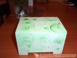 Роспись шкатулки с помощью цветного грунта